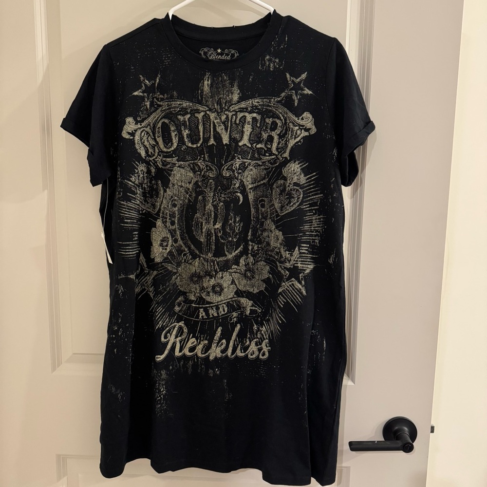 Black Graphic Short Sleeve Tee with 'Country and Reckless' Print